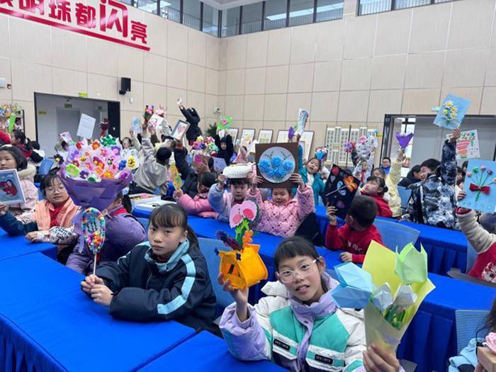 春风十里，芳华如你——合肥市明珠小学庆祝2024年国际劳动妇女节学生DIY作品展