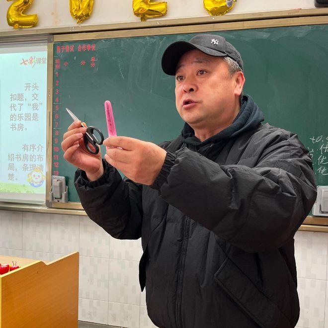 远离危险物品 筑牢安全防线 | 西安市雁塔区航天小学进行学习用具及危险物品安全检查