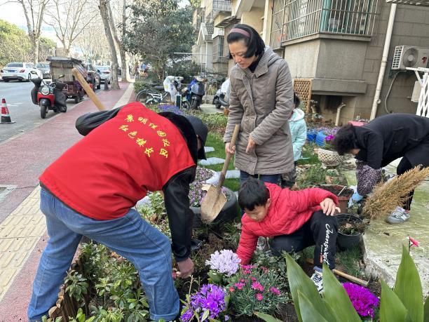 “党群微花园”扮靓景明佳园