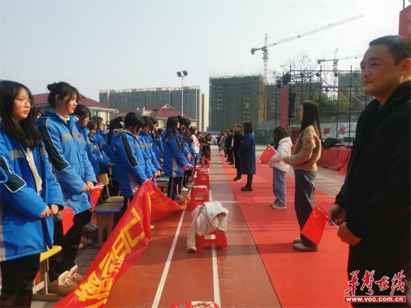 决战高考 为梦而战 泸溪职中举行高考百日誓师大会