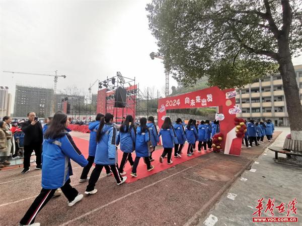 决战高考 为梦而战 泸溪职中举行高考百日誓师大会