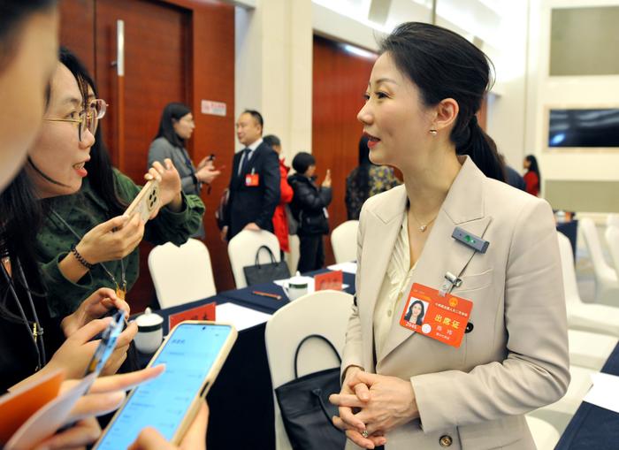 全国两会代表委员：税收营商环境持续优化——“我们是见证者，也是受益者”