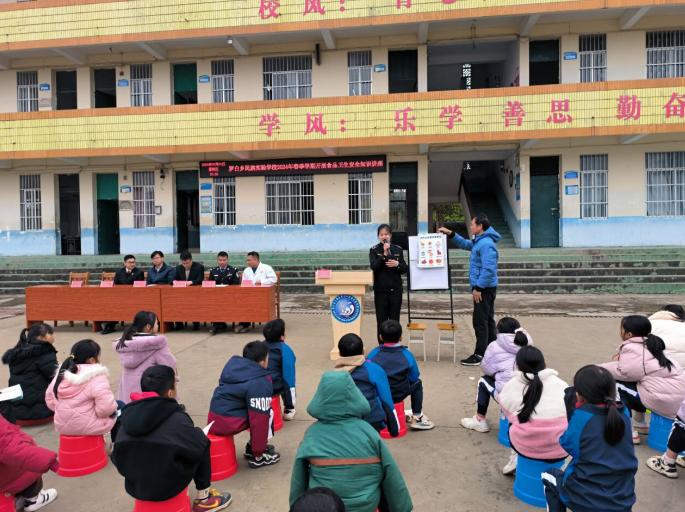 广西崇左市江州区市场监管局“四到位”护航校园食品安全