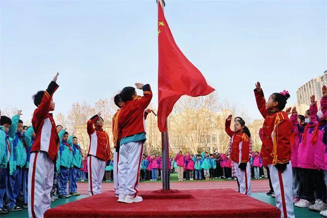 保护环境，让身边多一份绿色—西安未央锦园小学升旗仪式中队风采