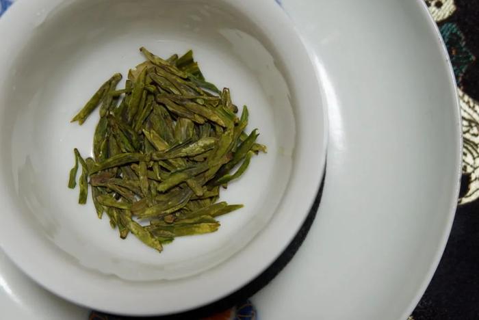 50年炒茶大师监制，一杯明前西湖龙井，一口江南春滋味