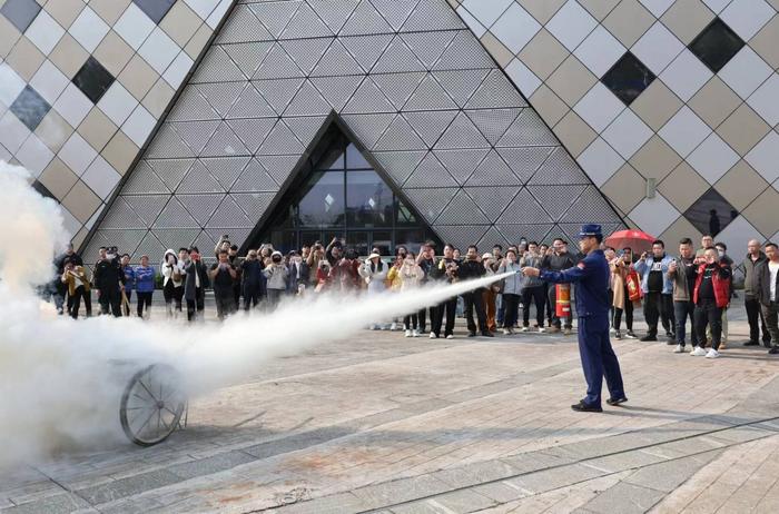 柳州城中区消防救援大队开展人员密集场所消防培训，筑牢安全防火墙