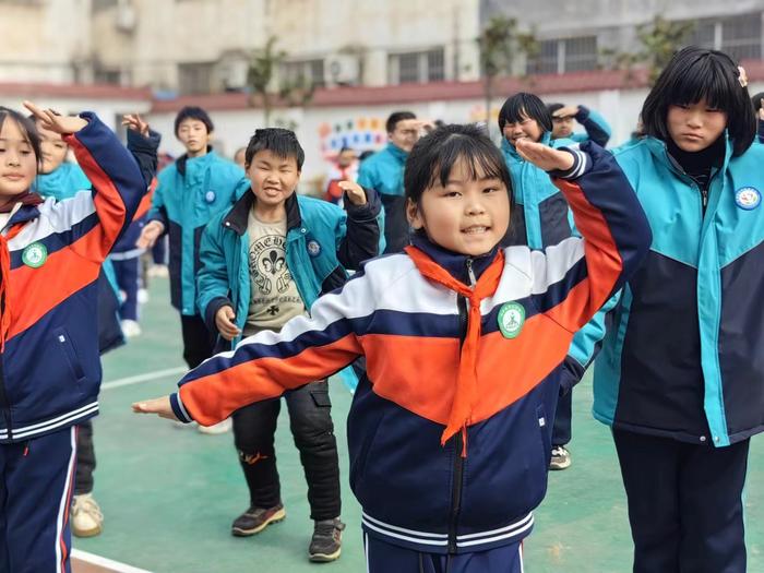 融合有爱 牵手筑梦 ——内乡县特殊教育学校与内乡第九小学联合开展普特融合联谊活动