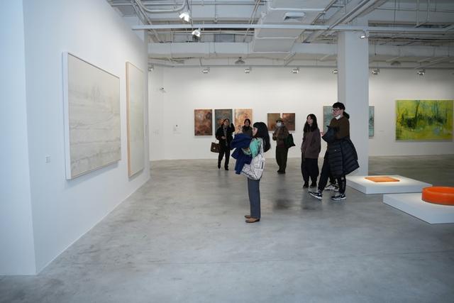 18位女艺术家携近90件作品展出，2024当代女性艺术长三角邀请展开幕