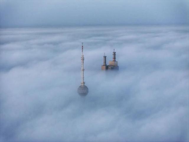 今晨大雾四起，你看不到的风景就在这条微信里→