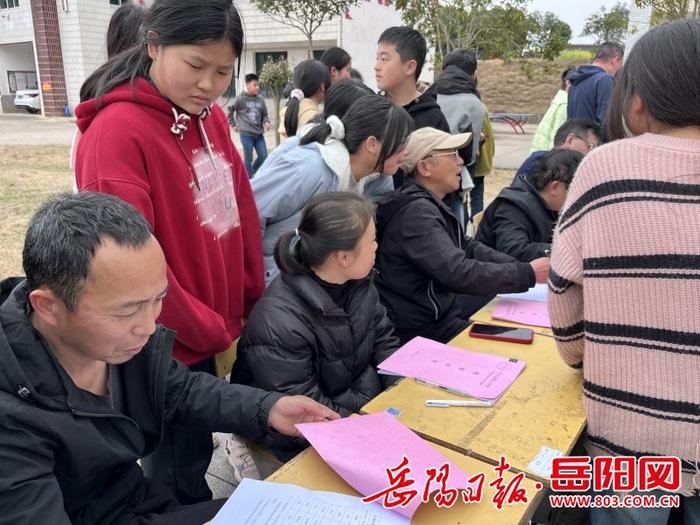 平江县伍市镇栗山中学：社团双选你我他 各抱枝头绽芳华