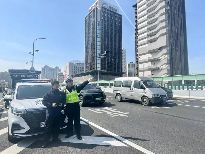 上海“地空联动”提效能 无人机助力高架道路交通管理