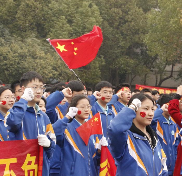 乘风破浪 决战百日——南阳市第三中学举行2024届中考百日冲刺誓师大会