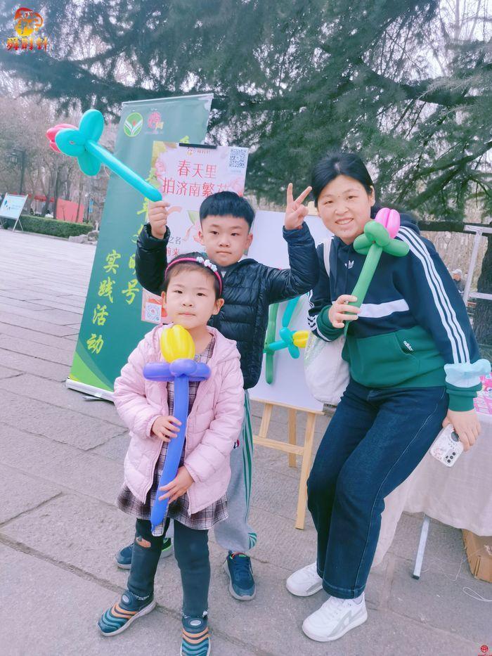 遇见春天里的济南 舜时针拍繁花活动走进百花公园