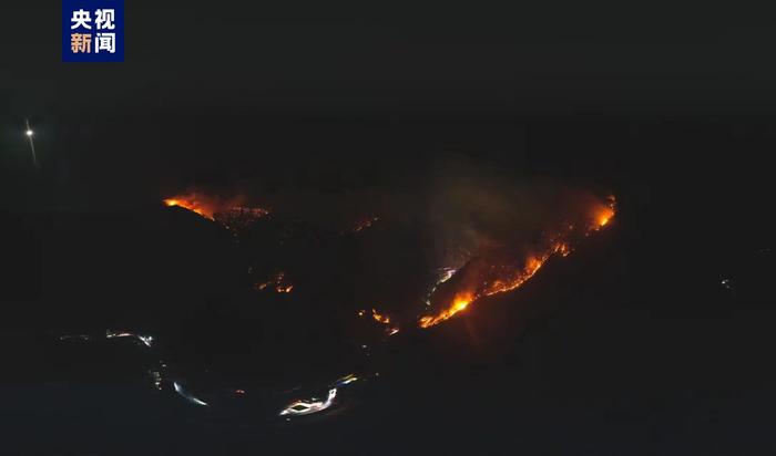 四川雅江森林火灾最新：火向东北方向蔓延，启动应急预案四级响应