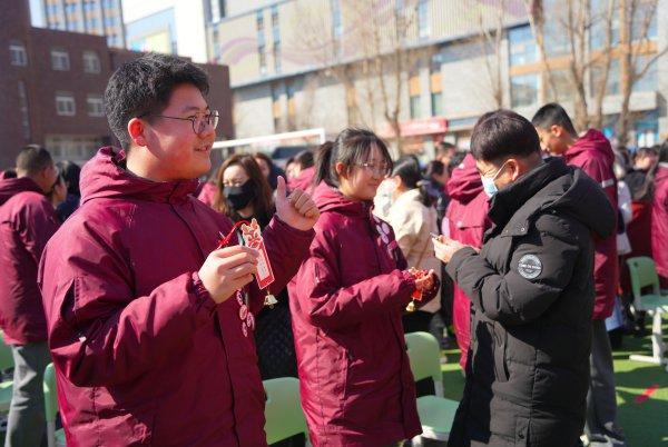 倒计时100天！ 长春南湖实验中学举行中考百日誓师大会为初三学子加油打气！