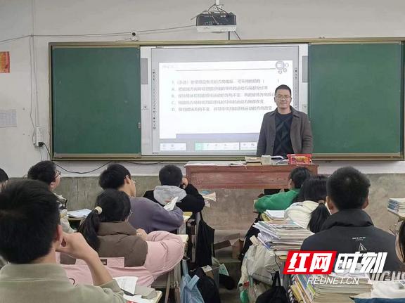 深耕乡村教育，为爱奉献真情——记新宁县金石镇水头学校优秀教师龙翔