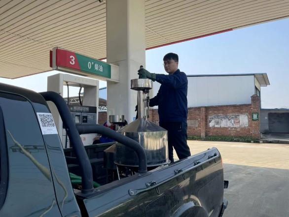 广西柳州：燃油加油机、尿素加注机准不准？计量检定告诉你！