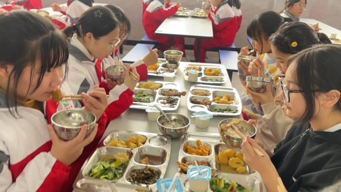 13-15元的学生餐 实际食材花了多少钱？