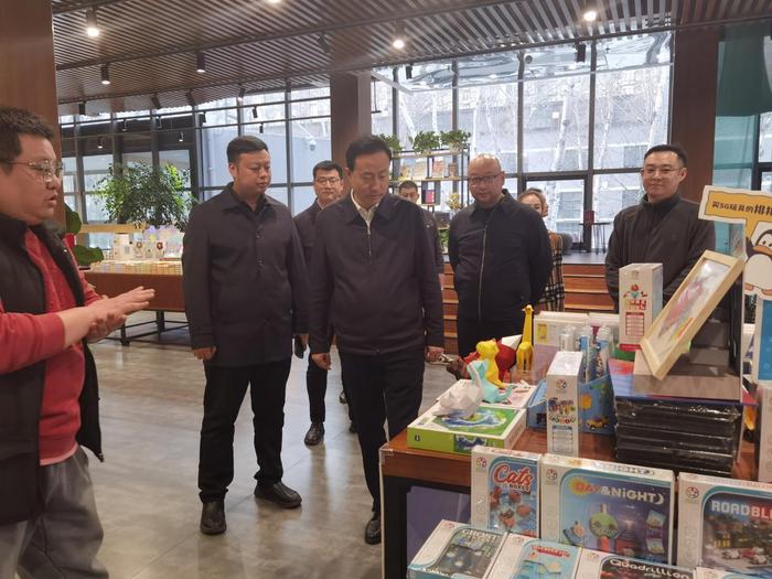 学习首都城市更新经验促广安新质生产力发展——广安市副书记、市长赵波莅临北京广安企业商会及巧思集团调研指导