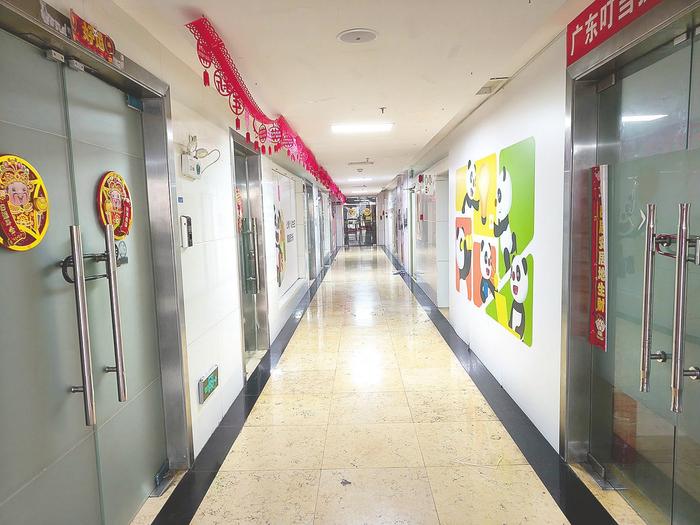 网红蛋糕店被曝全国停业 惠州总部大门紧锁