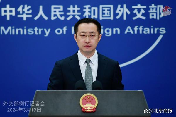 澳大利亚前总理基廷批评澳外长黄英贤对中国的立场，称黄外长夸大了中国的军事威胁，外交部回应