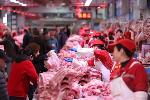 北京新发地市场蔬菜价格稳中有降 国产大樱桃崭露头角
