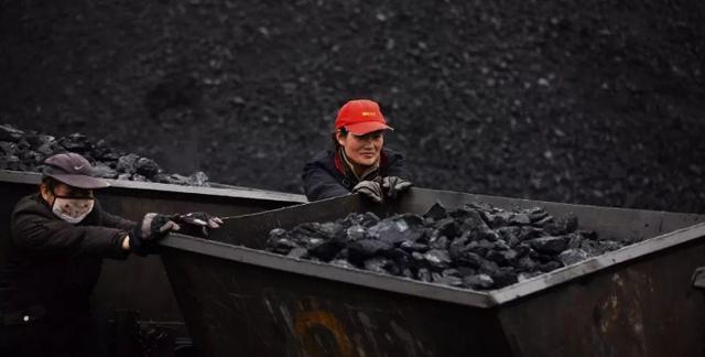 单月跌幅近100元，港口5500K煤价即将跌破850元/吨！还会跌吗？