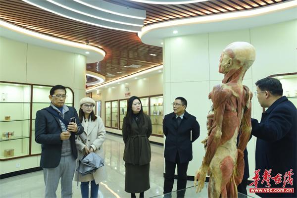泰中科学技术协会访问湖南中医药高等专科学校 领略中医药教育风采