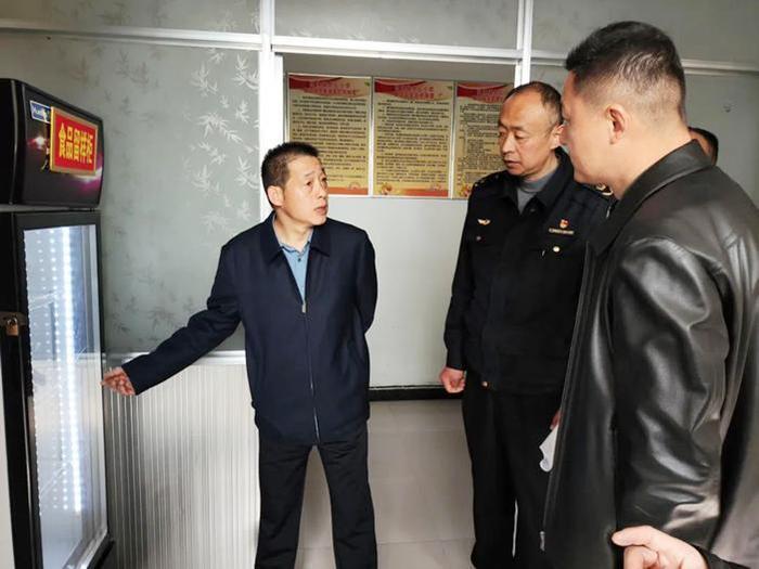 强化监管 守护安全——临泉县领导到高塘镇中心学校调研食品安全工作