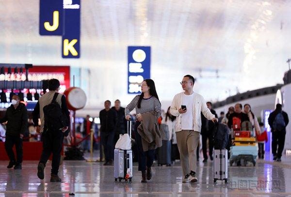2024年夏航季，武汉天河机场周计划航班量达5498架次