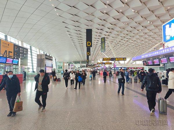 郑州机场获评“2023年民航旅客满意指数综合服务优秀机场、出行效率优秀机场”称号
