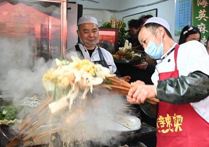 工人日报e网评丨“天水麻辣烫”火爆出圈， 网红城市如何挣得“泼天富贵”