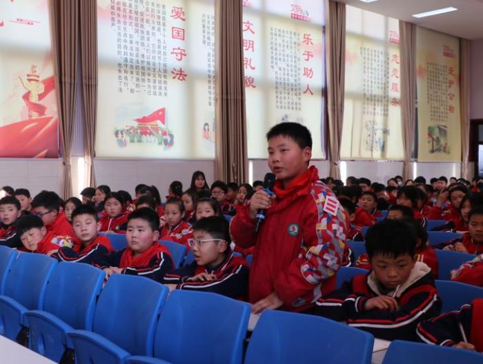 南阳市第三十二小学校举行“知危险 会避险”第29个全国中小学安全教育日交通安全专题报告会