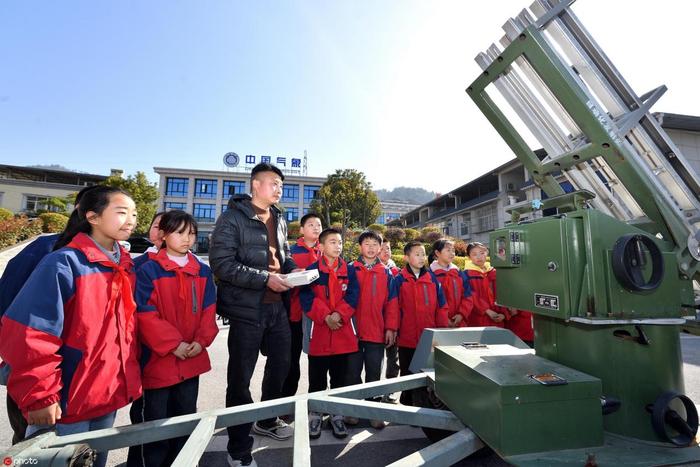 湖北襄阳学生学气象知识 迎接世界气象日