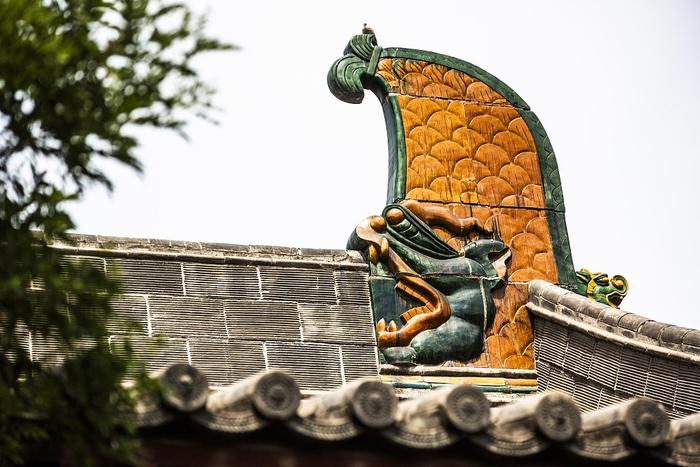 文博日历丨中国古建筑屋顶上的这个“小怪兽” 竟是古人的“避雷神器”