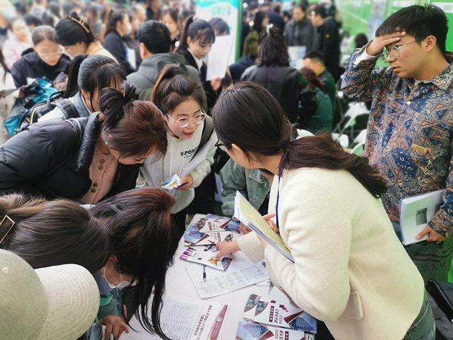 甘肃中医药大学这场春季双选会  10000余个岗位吸“简”5000多份