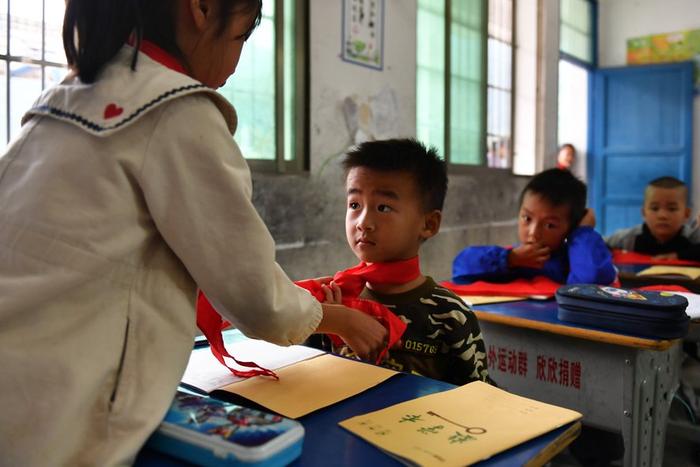 对话上海交通大学中国发展研究院执行院长陆铭：邯郸初中生遇害案背后，留守儿童之困何解？