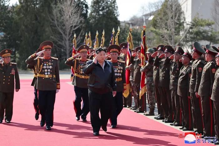 金正恩视察朝鲜人民军坦克部队