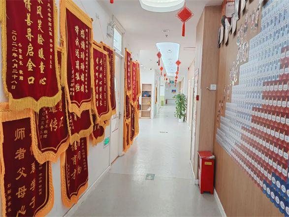 大米和小米北京海淀中心的锦旗墙