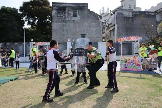 医生、茶艺师……莞城这群小学生上演“职场体验记”