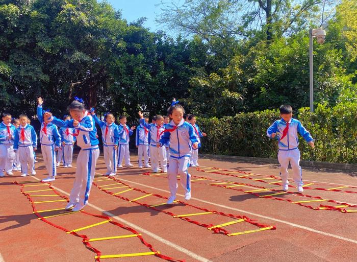 北大资源鲤鱼池小学参加江北区中小学体育大课间活动评比