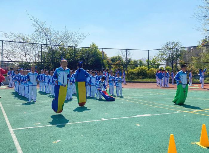 北大资源鲤鱼池小学参加江北区中小学体育大课间活动评比