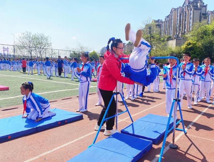 北大资源鲤鱼池小学参加江北区中小学体育大课间活动评比