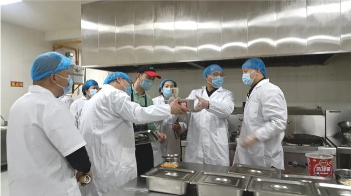 甘肃省张掖市校园食品安全交叉互查工作组对金昌市校园食品安全开展跨市（州）交叉检查