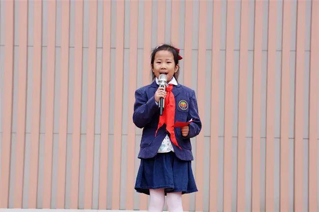 筑牢安全防线　打造美好明天——西安未央锦园小学“红领巾心向党 和美学子在成长”第五周升旗仪式中队风采