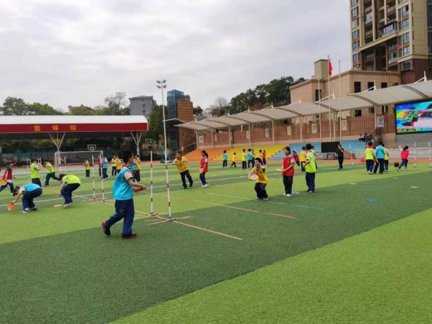 怀化市小学体育与健康教师教学竞赛活动在锦溪小学举行