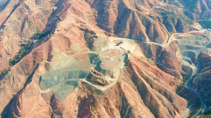 我国最大钒钛磁铁矿红格南矿开发启动，预计可开采80年，产值超万亿