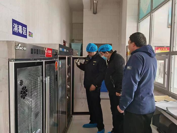 新疆阿克陶县持续开展校园食品安全排查整治专项行动