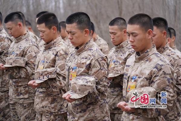 武警天津总队新兵团组织开展清明祭扫活动