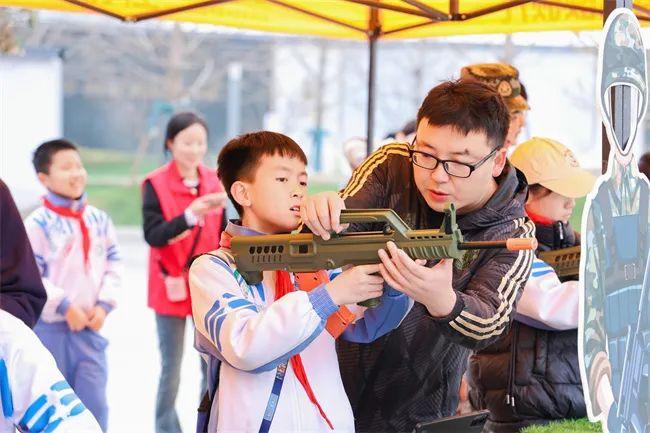 西安未央锦园小学开展数智汇青少年科技馆研学活动